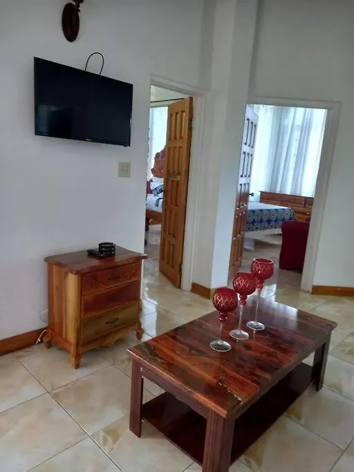 Kassion Corner Montego Bay Apartamento